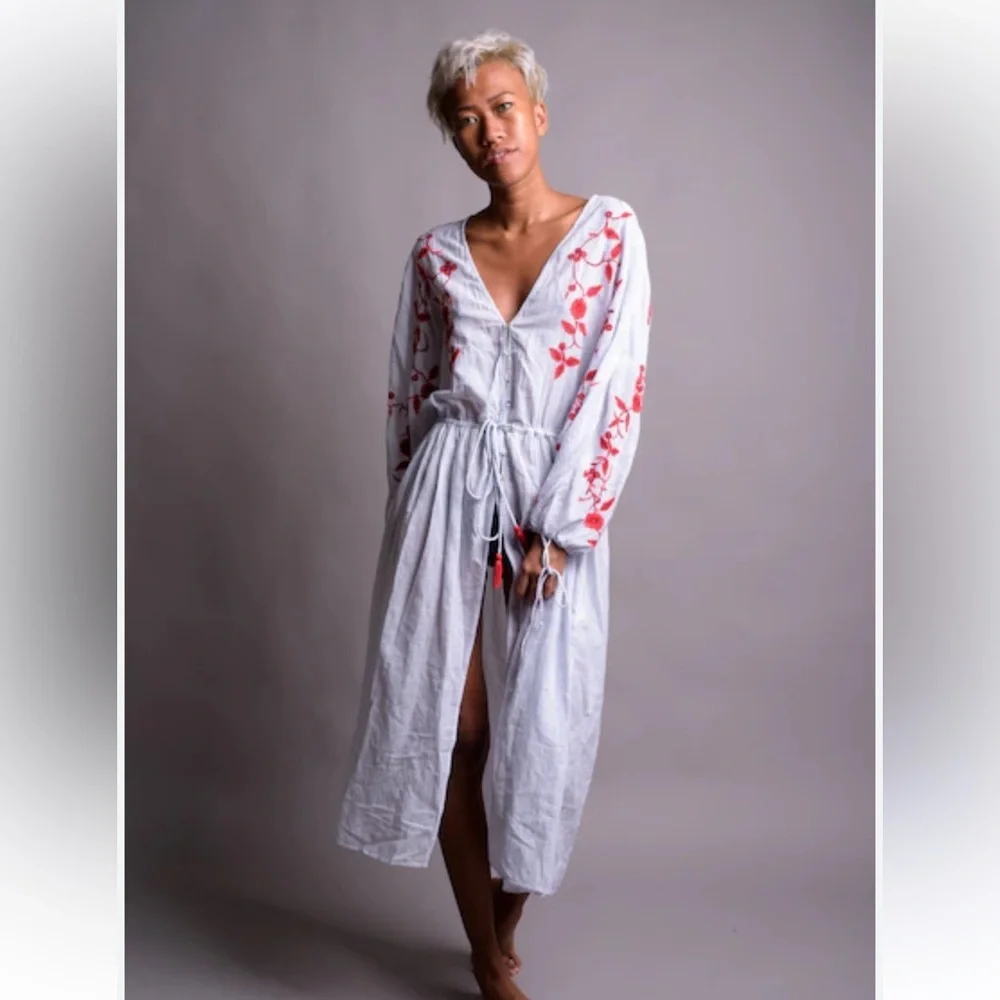 white dress with red flowers zara Zara White Floral Lace Mini Dress